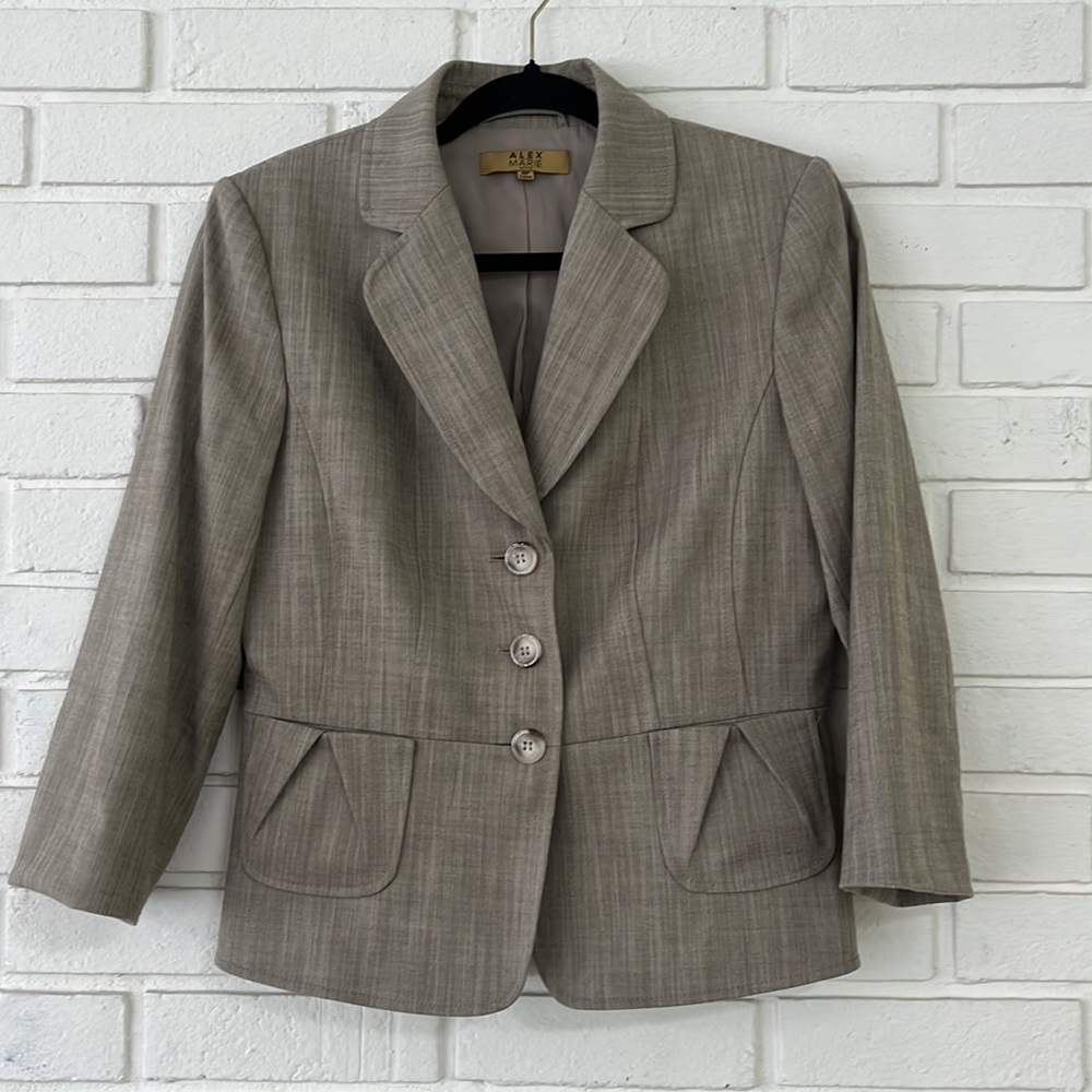 Alex Marie Button Front Blazer Tan/Beige Classic Professional Style Size 8P #407 - Picture 7 of 8